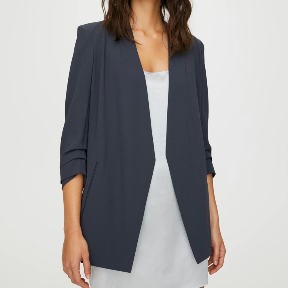 Aritzia babaton power hip blazer navy grey